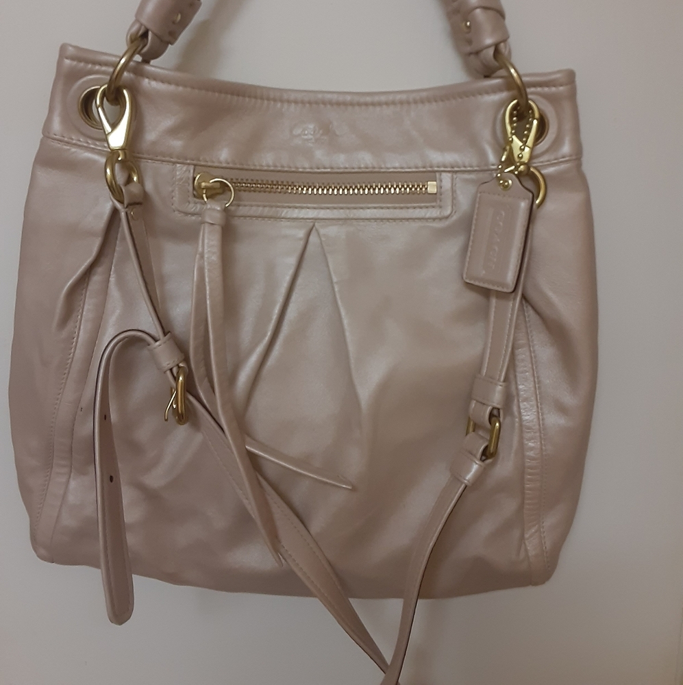 Coach blush shoulder bag